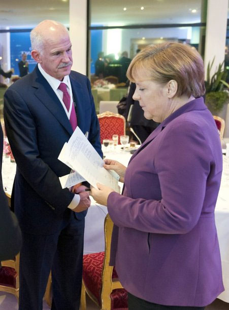 Le moment où Papandréou a tout lâché à Merkel.