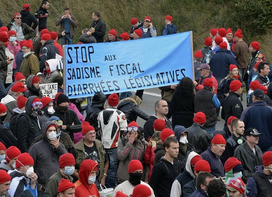 bonnets rouges - stop au sadisme fiscal